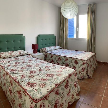 Apartamento De 3 Dormitorios A 60 M De La Playa En La Isleta, Cabo De Gata La Isleta del Moro Luaran gambar